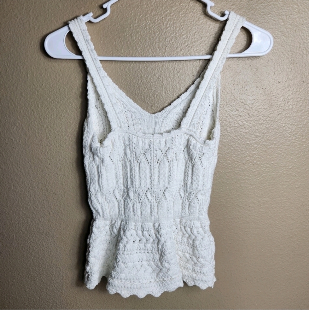 Design History Womens |XS| White Semi-Cropped Crochet Knit Peplum Tank Top - Picture 3 of 6